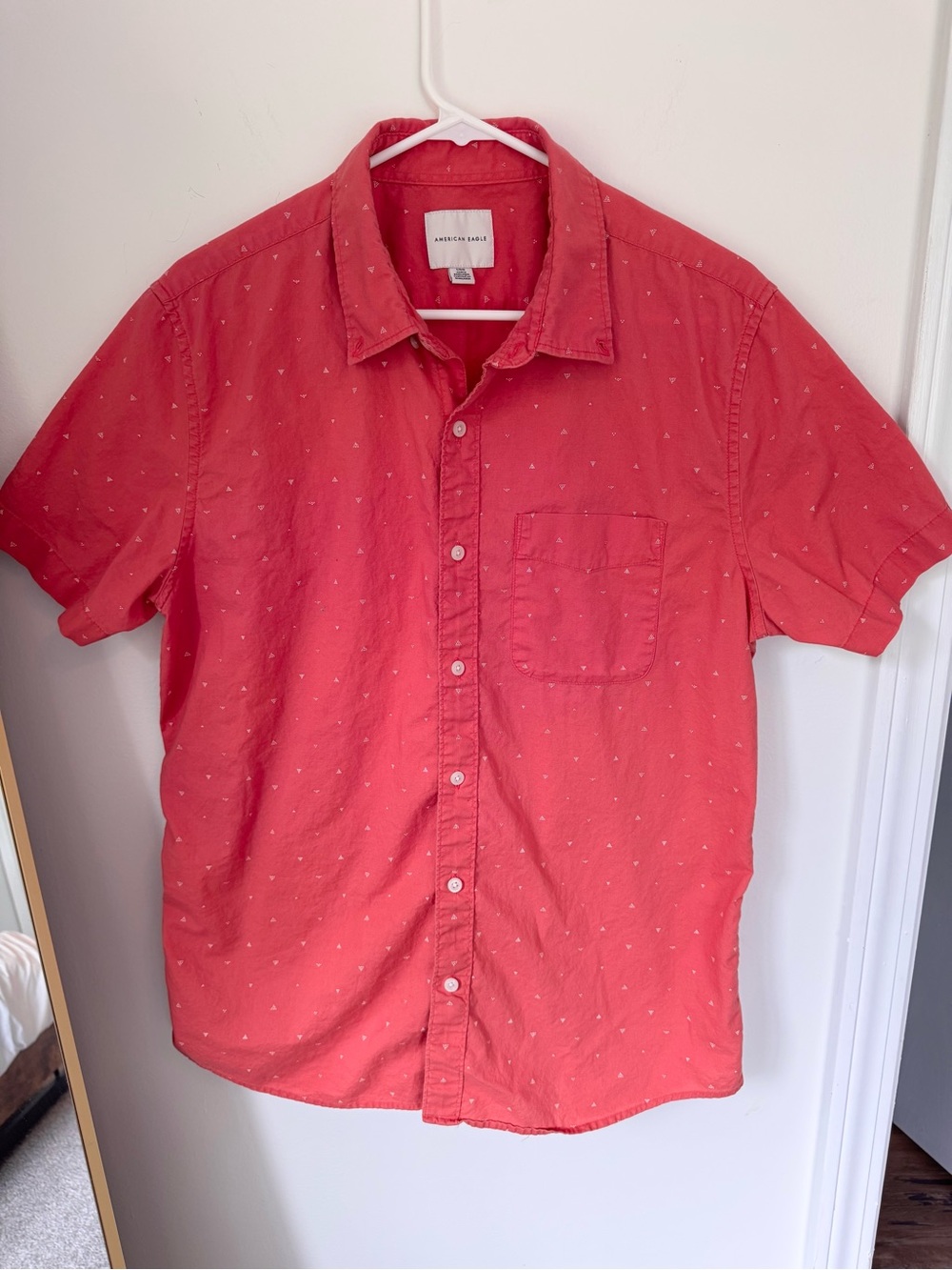 American Eagle Men's L Pink Red Geometric Triangle Dot Cotton Button Down Shirt